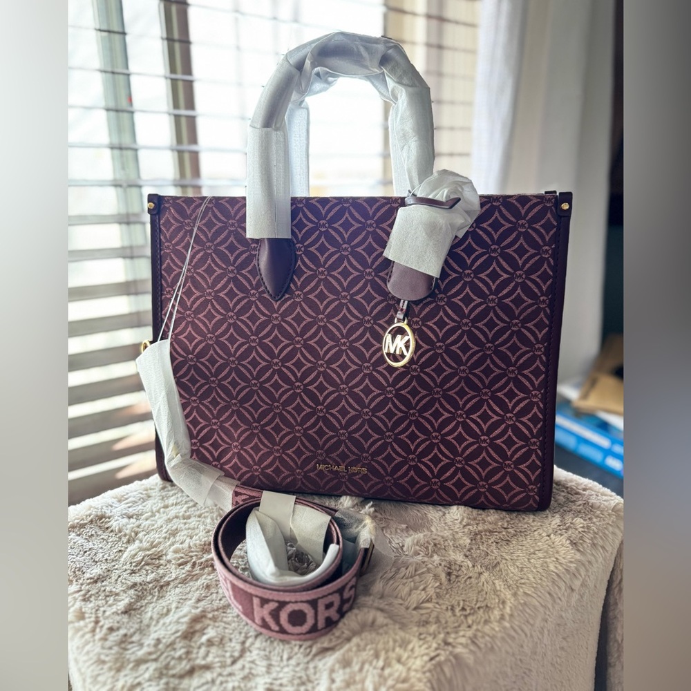 Sale NWT Michael Kors Shimmer Burgundy Tote Crossbody Shoulder Bag - Picture 7 of 16